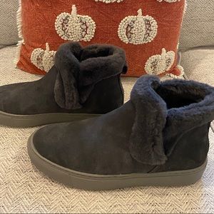 Cougar Duffy Faux Trim Waterproof Boot Size 8 NEW